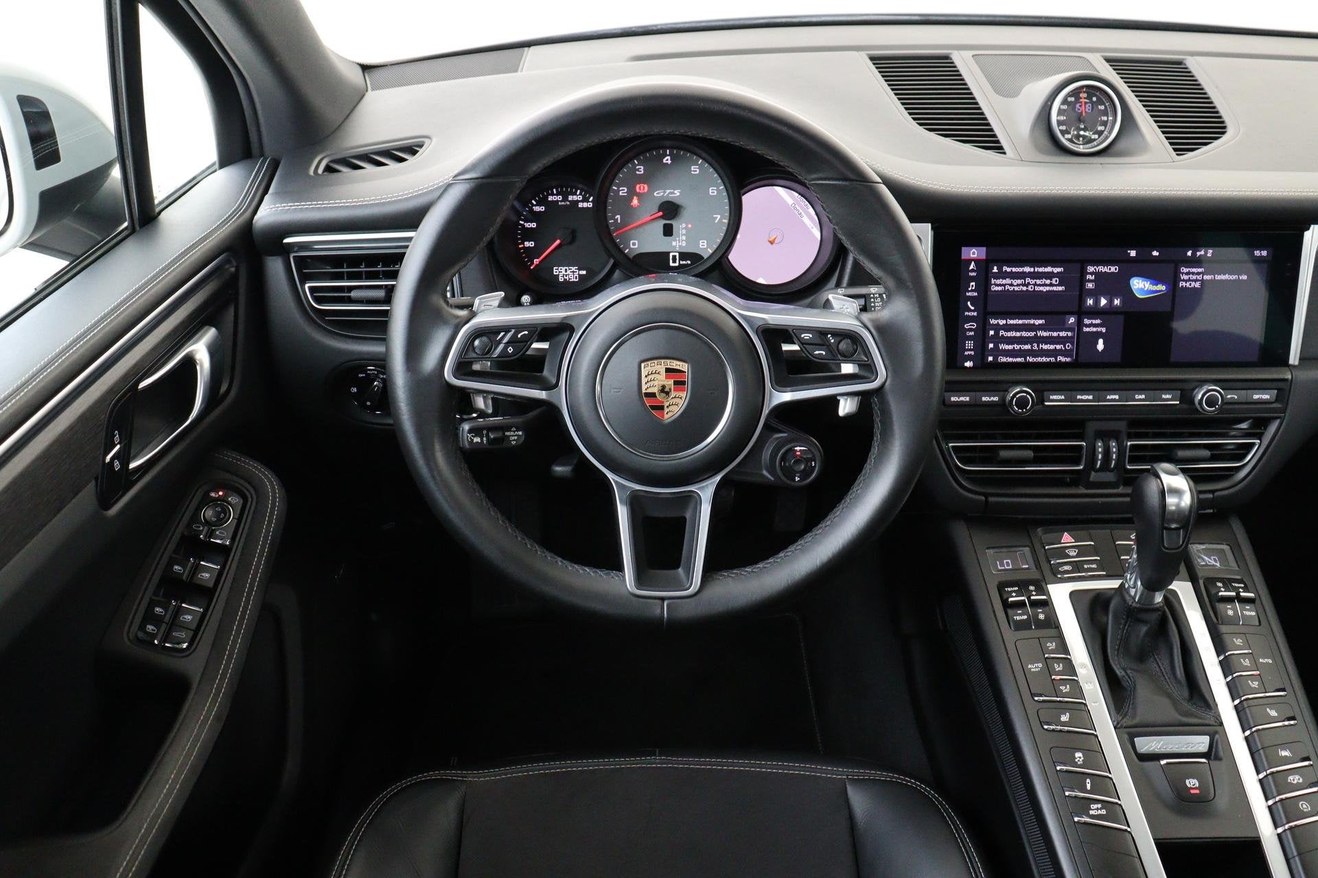 PORSCHE MACAN 2.9 GTS -PANO.DAK|SPORT CHRONO|TREKHAAK|BOSE|A, Auto's, Automaat, 12 maanden, Stof, Gebruikt