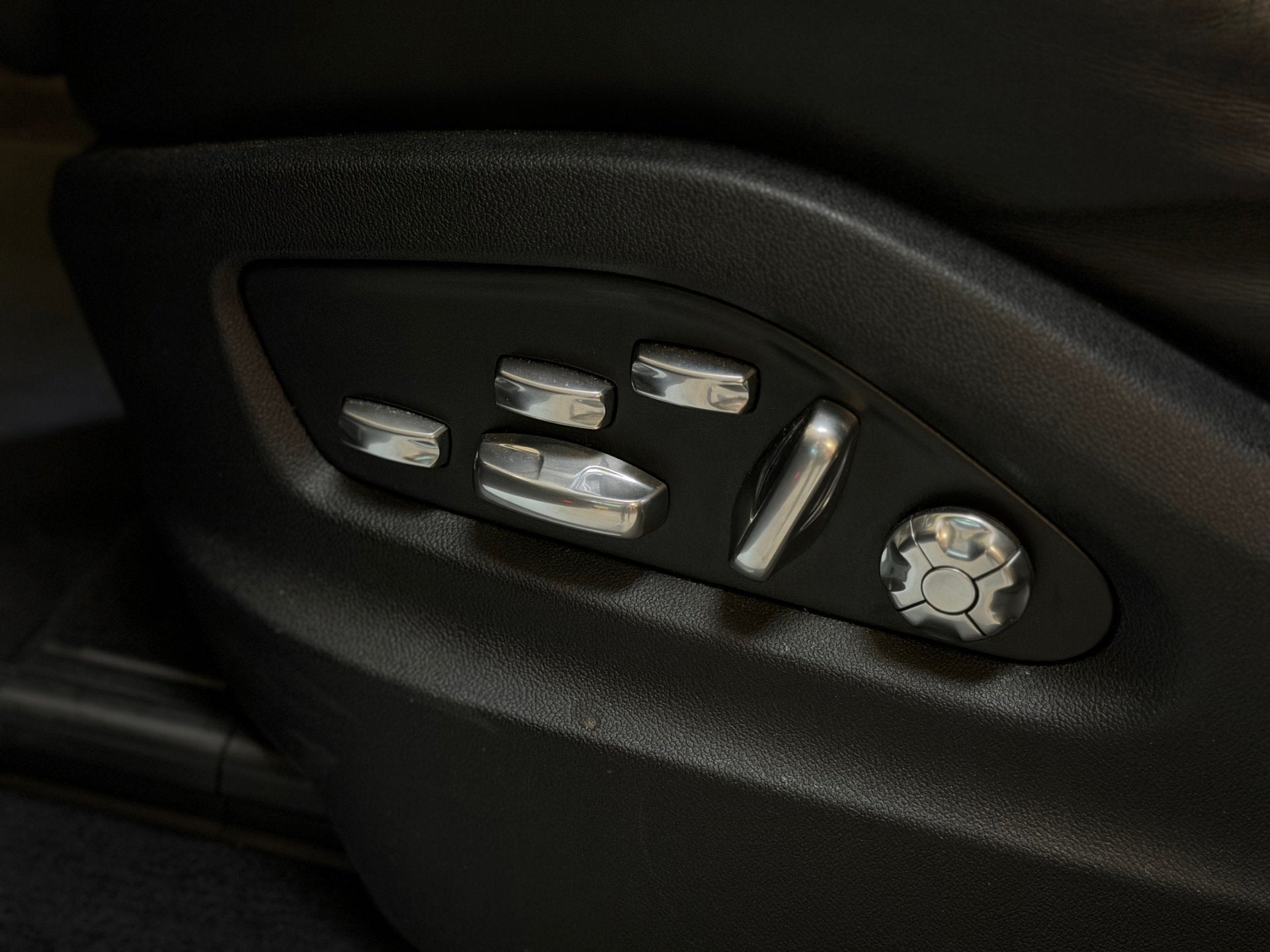 Foto 17 van Porsche Cayenne Coupé 3.0 E-Hybrid PANO|BOSE|SOFTCLOSE|SPOR