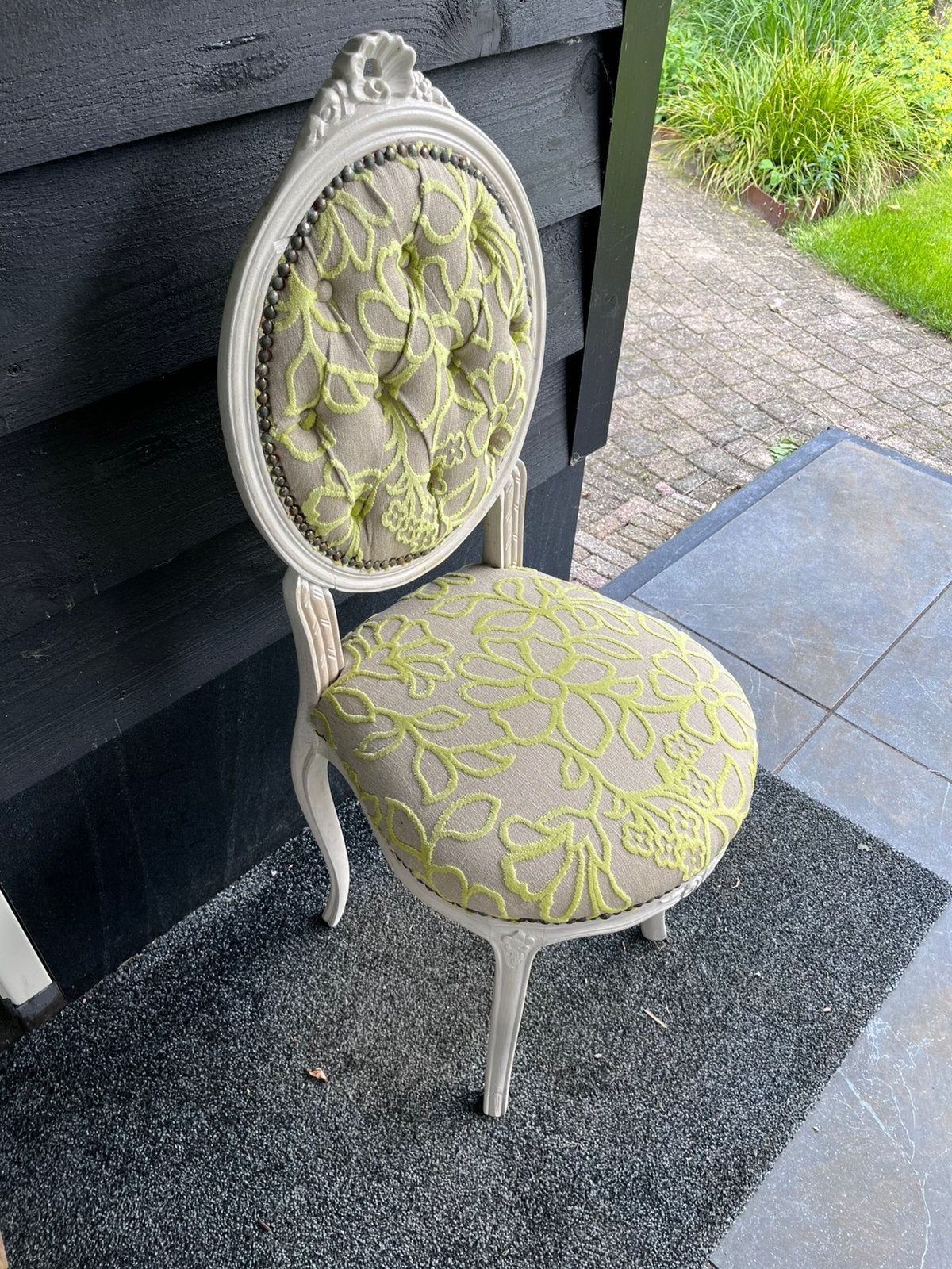 Vintage stoelen beige wit met groen stoel in Louis XV-stijl, Huis en Inrichting, Ophalen, Zo goed als nieuw, Overige kleuren, Twee