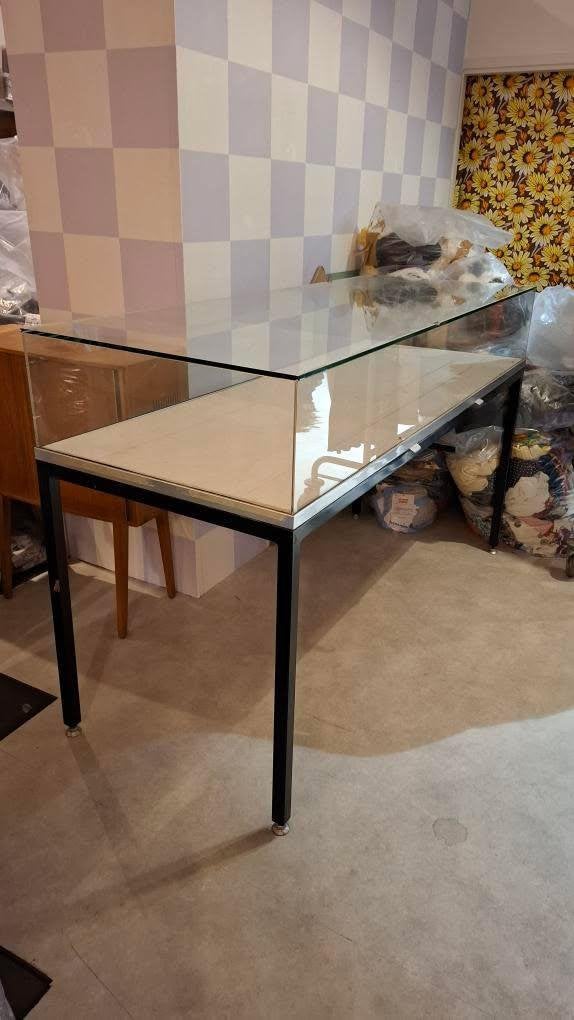 Vintage vitrinekast museum kast toonbank met glas, Rechthoekig, 50 tot 100 cm, Ophalen of Verzenden, Glas