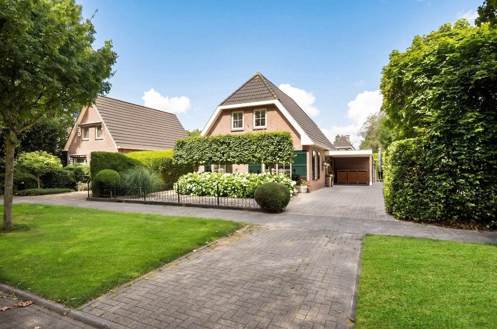 Vrijstaande woning met carport te koop - Gemeente Heerenveen, 200 tot 500 m², 5 kamers, Vrijstaande woning, Jubbega