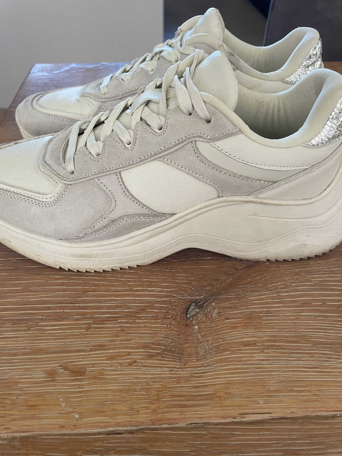 Sneaker, Wit, Ophalen of Verzenden, Sneakers of Gympen, Zo goed als nieuw