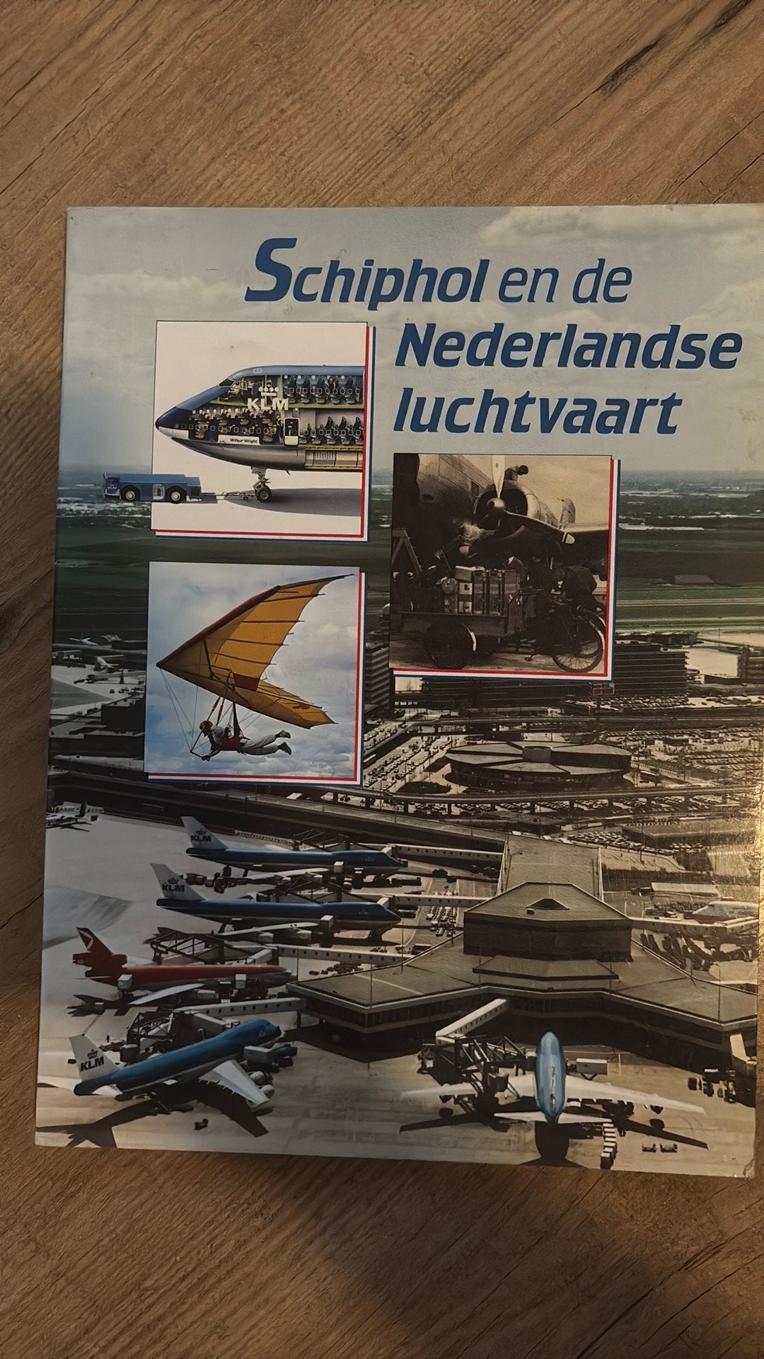 Boek schiphol 1987, Ophalen of Verzenden, Zo goed als nieuw