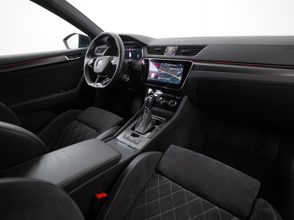 Skoda Superb Combi 1.4 TSI iV Sportline | Virtual Cockpit |, Auto's, Gebruikt, Euro 6, Alcantara, Zwart