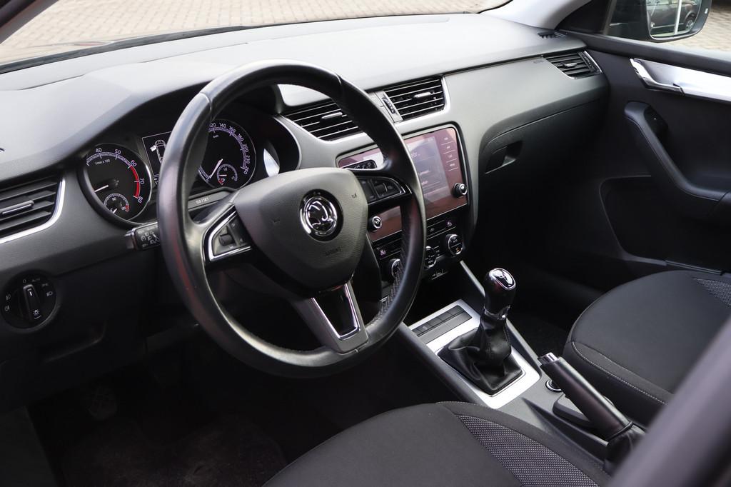 Skoda Octavia Combi 1.0 TSI Greentech Business Edition | Ori, Auto's, Skoda, Stof, Gebruikt, 116 pk, Zwart