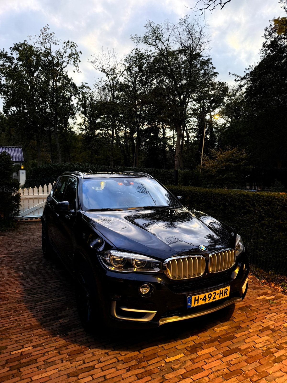 BMW X5 Xdrive50i 450pk Aut 2016 Sapphire Zwart, Auto's, Zwart, Bruin, Vierwielaandrijving, Particulier