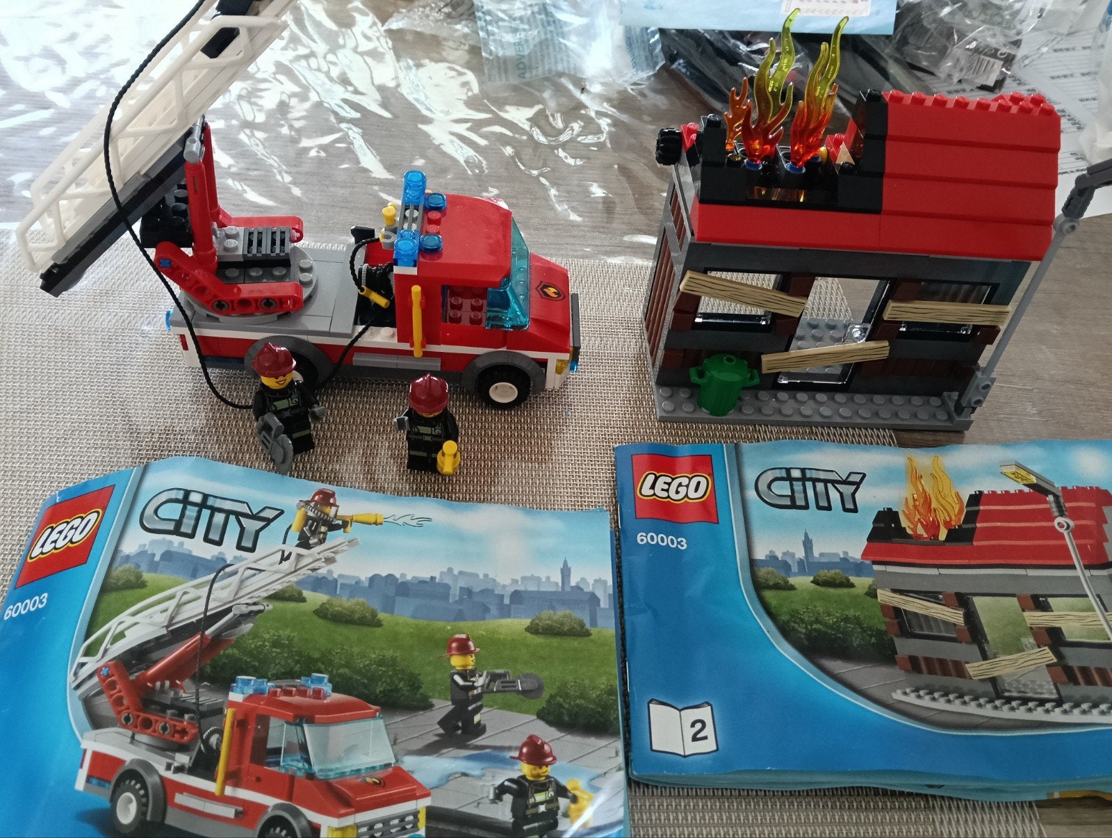 LEGO City Brandweerwagen met brandend huis (60003), Kinderen en Baby's, Speelgoed | Duplo en Lego, Ophalen of Verzenden, Zo goed als nieuw