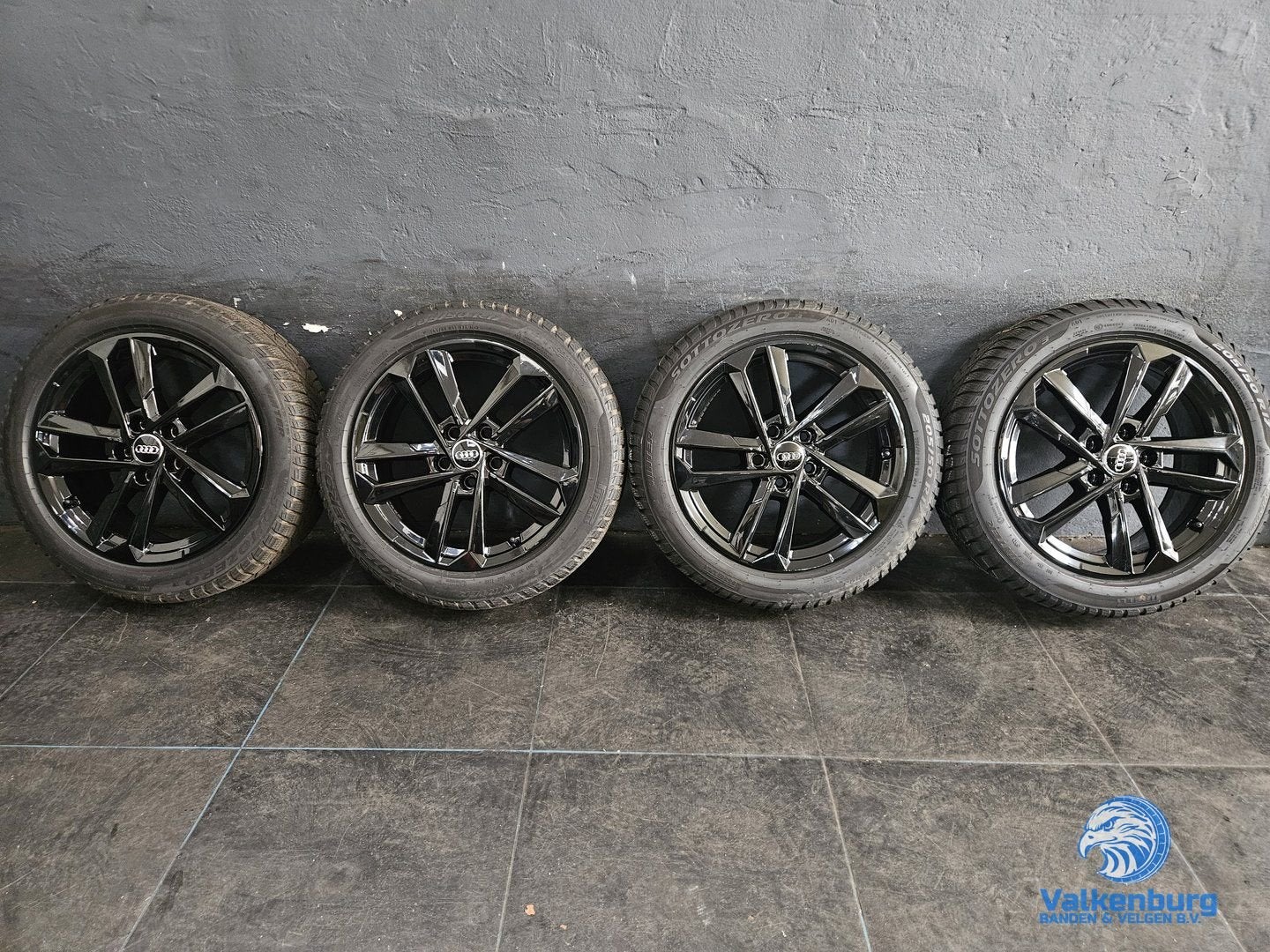 8mm! Originele Audi A3 8Y 17 inch zwarte velgen 5x112 winter, Gebruikt, -, -, Banden en Velgen