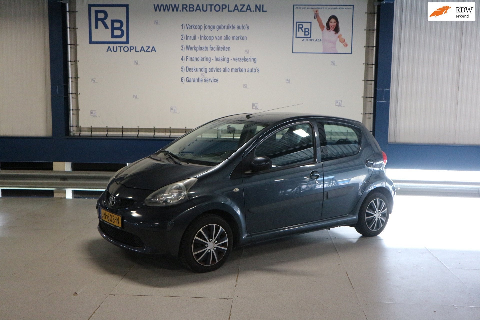 Toyota Aygo 1.0-12V Sport / AIRCO / NIEUWE APK / 5 DEURS ! !, Voorwielaandrijving, Gebruikt, 4 stoelen, 68 pk