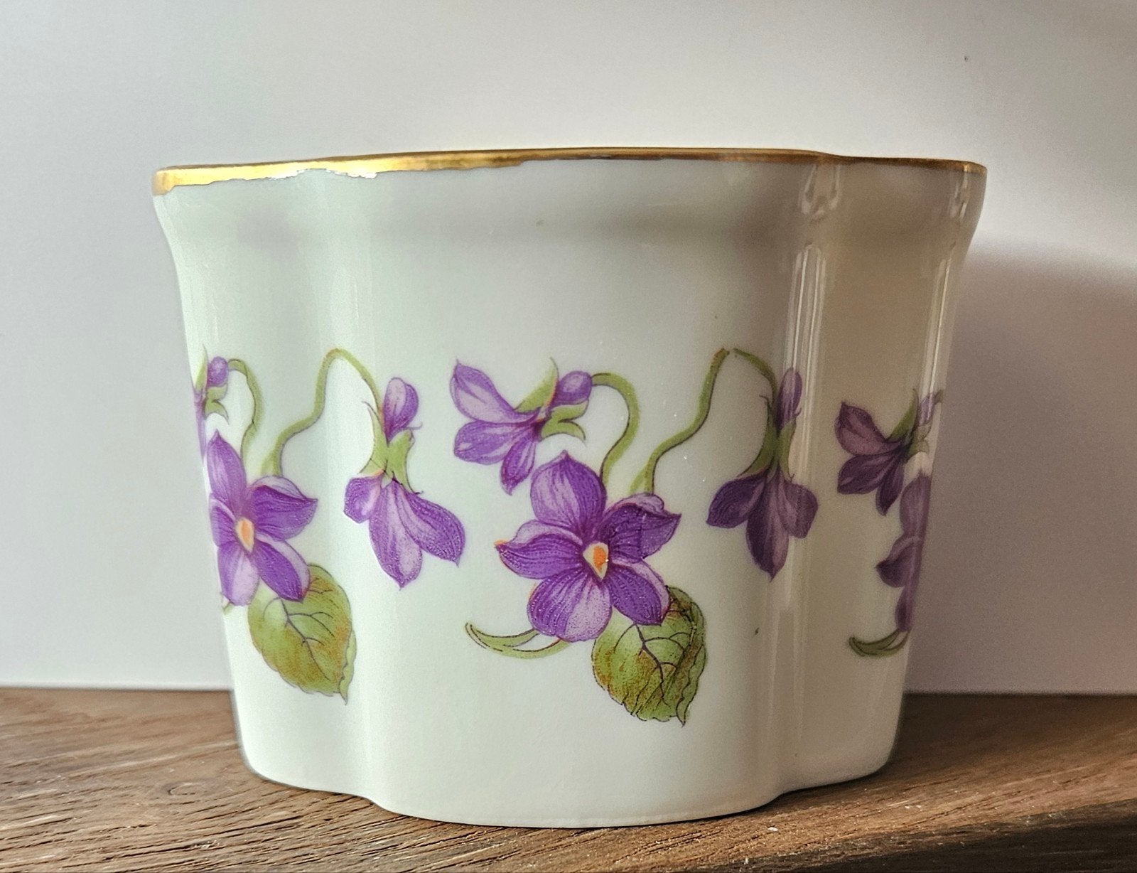 Limoges Porseleinen Viooltjes Doosje met Gouden Rand, Antiek en Kunst, Ophalen of Verzenden