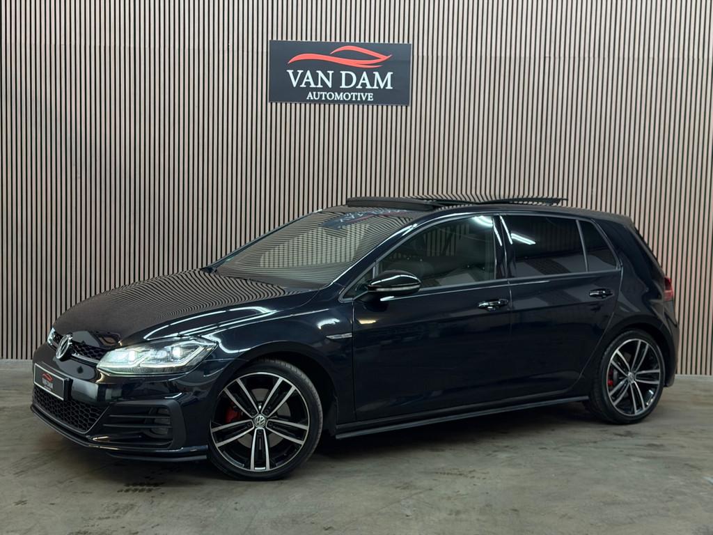 Volkswagen Golf 2.0 TDI GTD 2019 DSG PANO LED CAMERA FULL, Auto's, 730 kg, Gebruikt, 4 cilinders, Alcantara