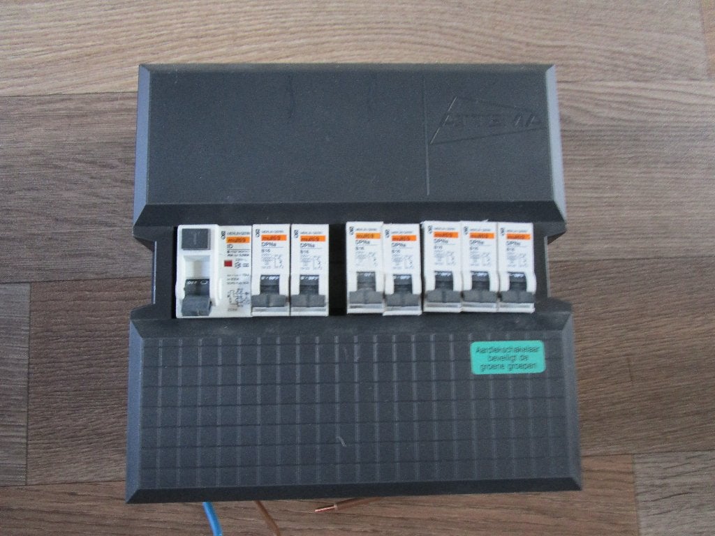 Automatische stoppen, Doe-het-zelf en Verbouw, Elektra en Kabels, Ophalen of Verzenden, Gebruikt, Attema, Groepenkast