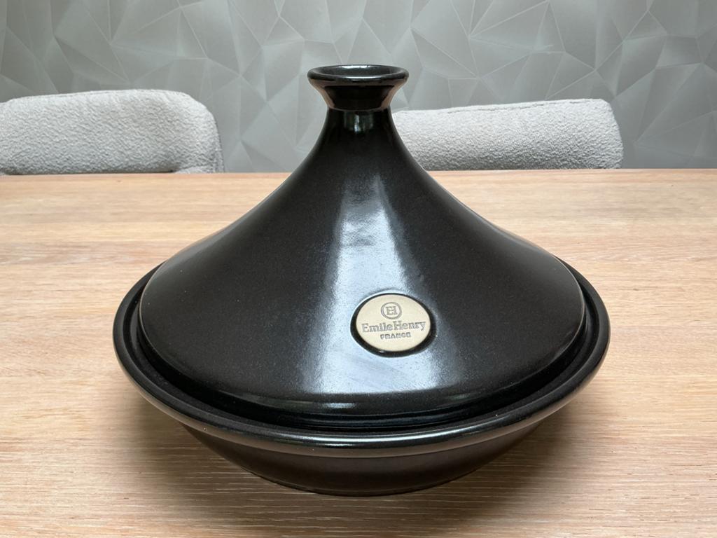 Emile Henry Tajine Zwart 32 cm - Fusain 5532, Ophalen, Overige typen, Nieuw, Zwart