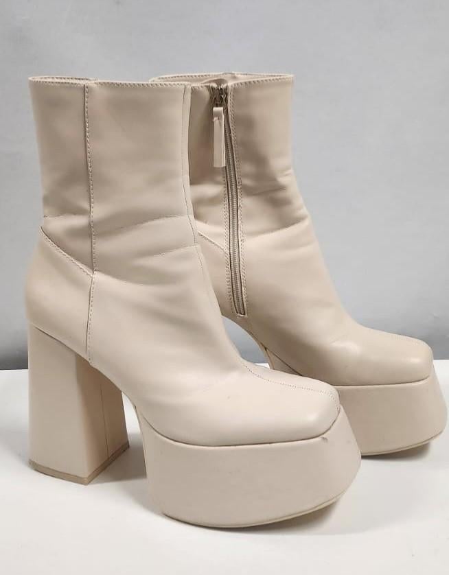 Bershka kort laarsje mt. 39 zgan, Carolinasoutlet@hotmail.com, Zo goed als nieuw, Carolina's Outlet, Epelenberg 18