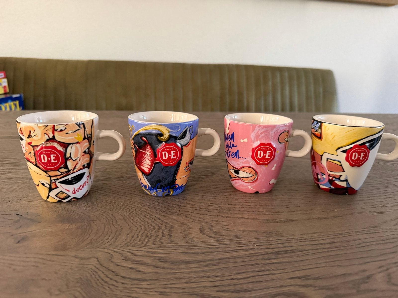 Douwe Egberts D.E. koffiekopjes - 4 stuks, Overige merken, Keramiek, Ophalen of Verzenden, Zo goed als nieuw