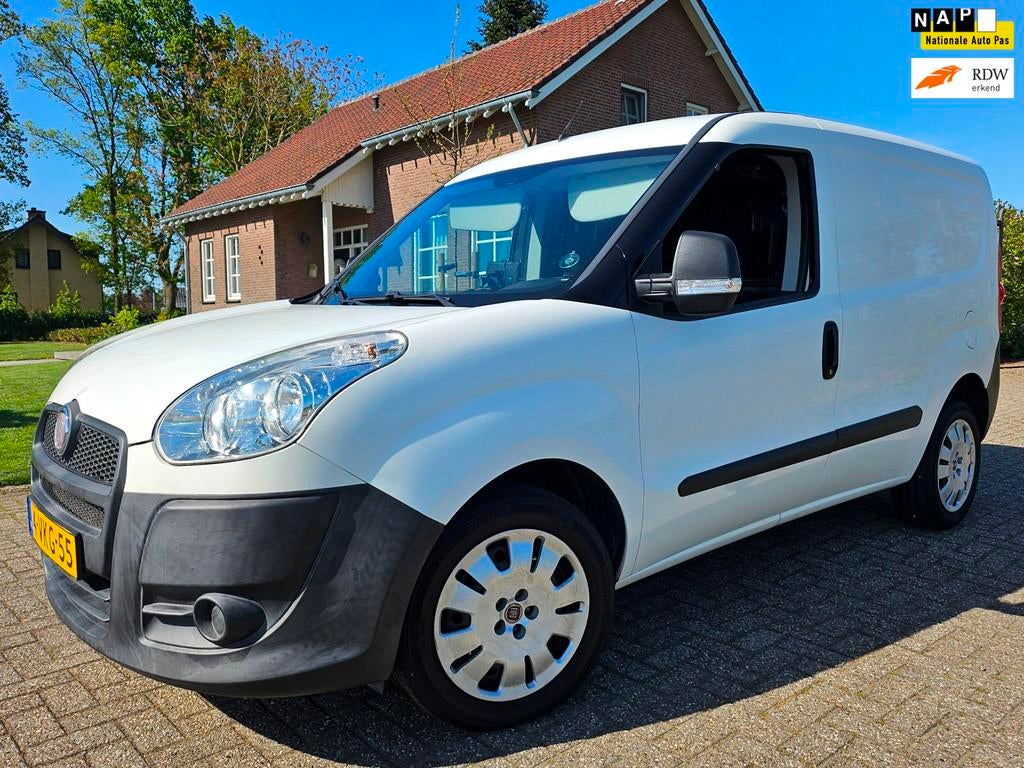 Fiat Doblò Cargo 1.4i Benzine met Navi, PDC Camera, Zijdeur, Auto's, Bestelauto's, Bedrijf, Te koop, ABS, Centrale vergrendeling