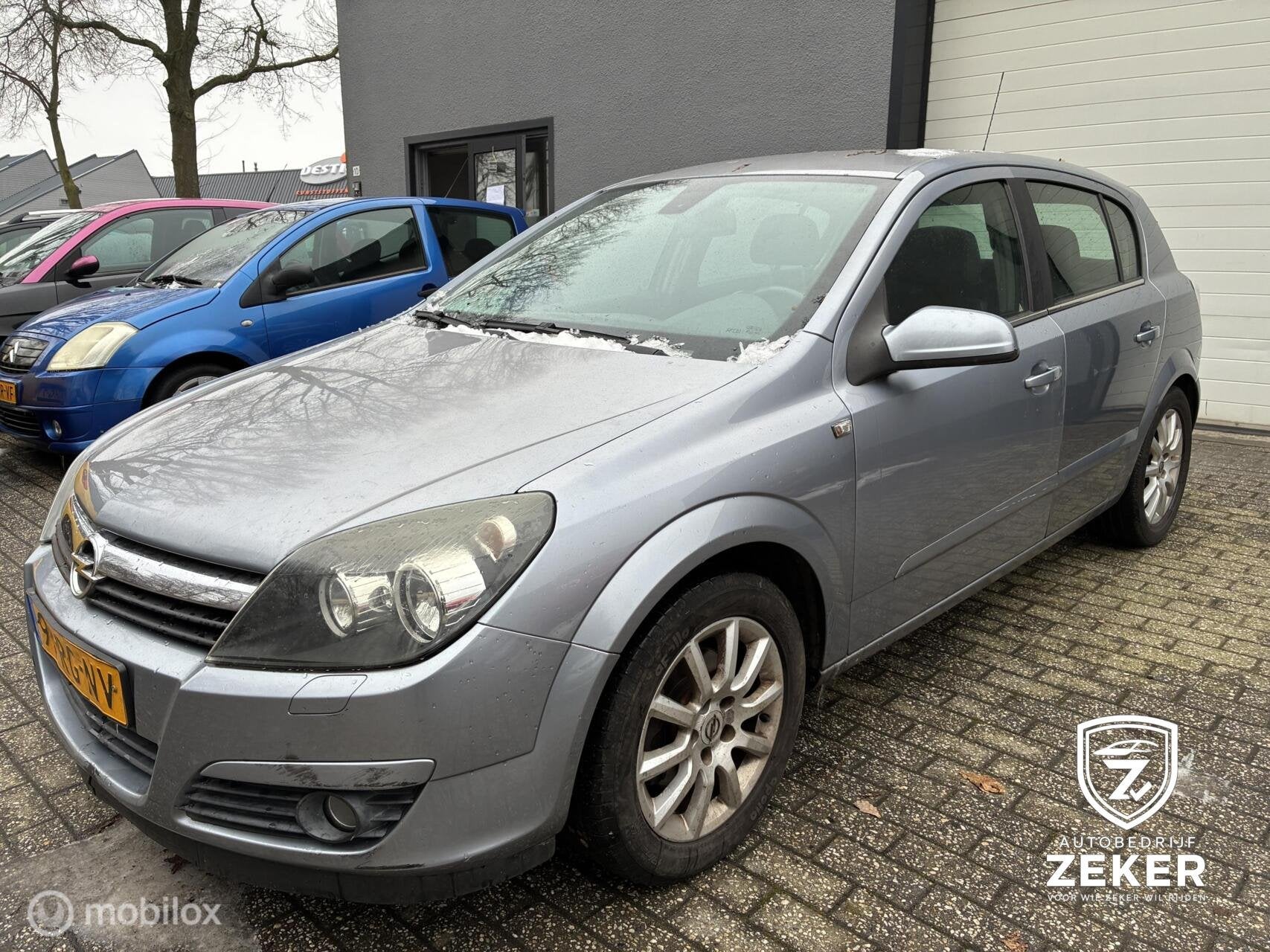 Opel Astra 1.8 Elegance / AUTOMAAT / AIRCO / TREKHAAK /, 125 pk, Gebruikt, 4 cilinders, 1210 kg