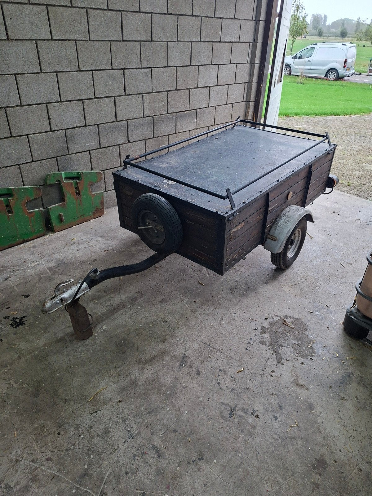 mooi klein aanhangwagentje 750 kg, Ophalen, Zo goed als nieuw