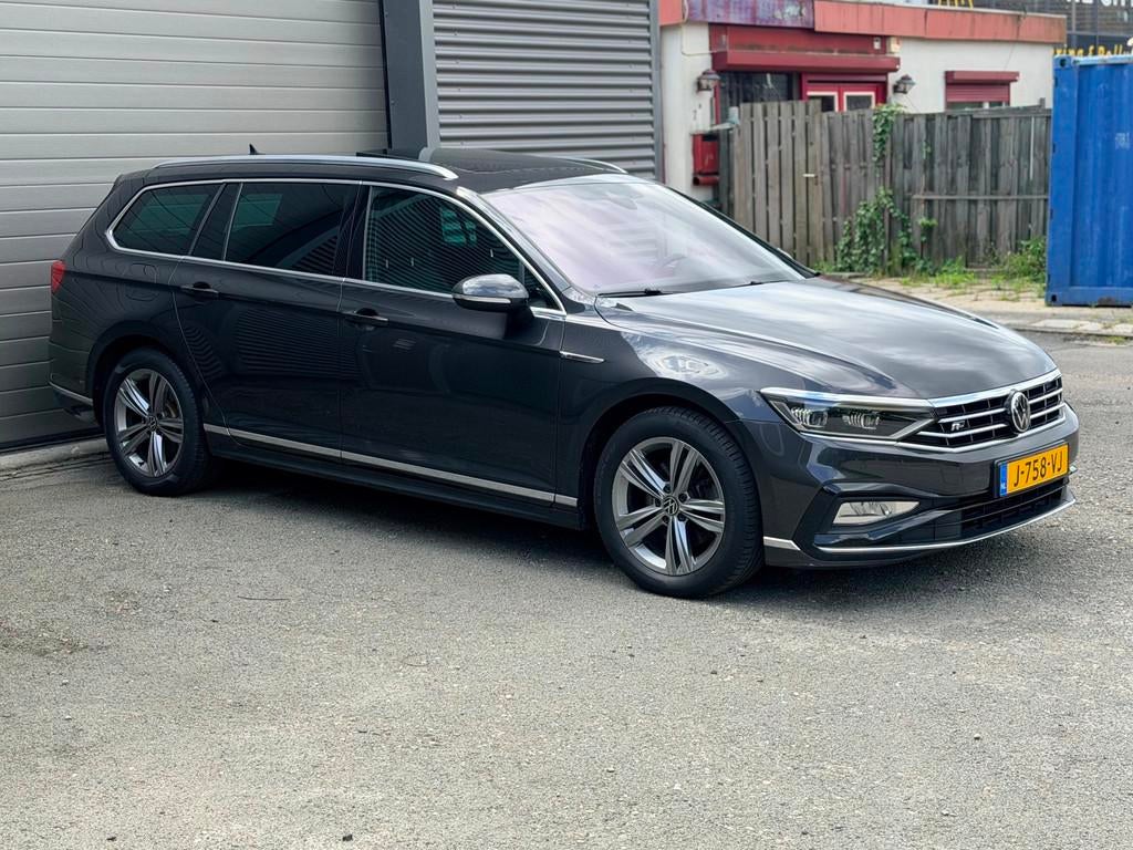 Volkswagen Passat Variant 1.5 TSI R-Line Business + |PANO|AC, Auto's, Volkswagen, 730 kg, Euro 6, 4 cilinders, 150 pk