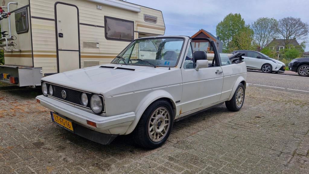 Volkswagen Golf 1.8 Cabrio 1987 opknapper, 938 kg, Zwart, Cabriolet, Wit