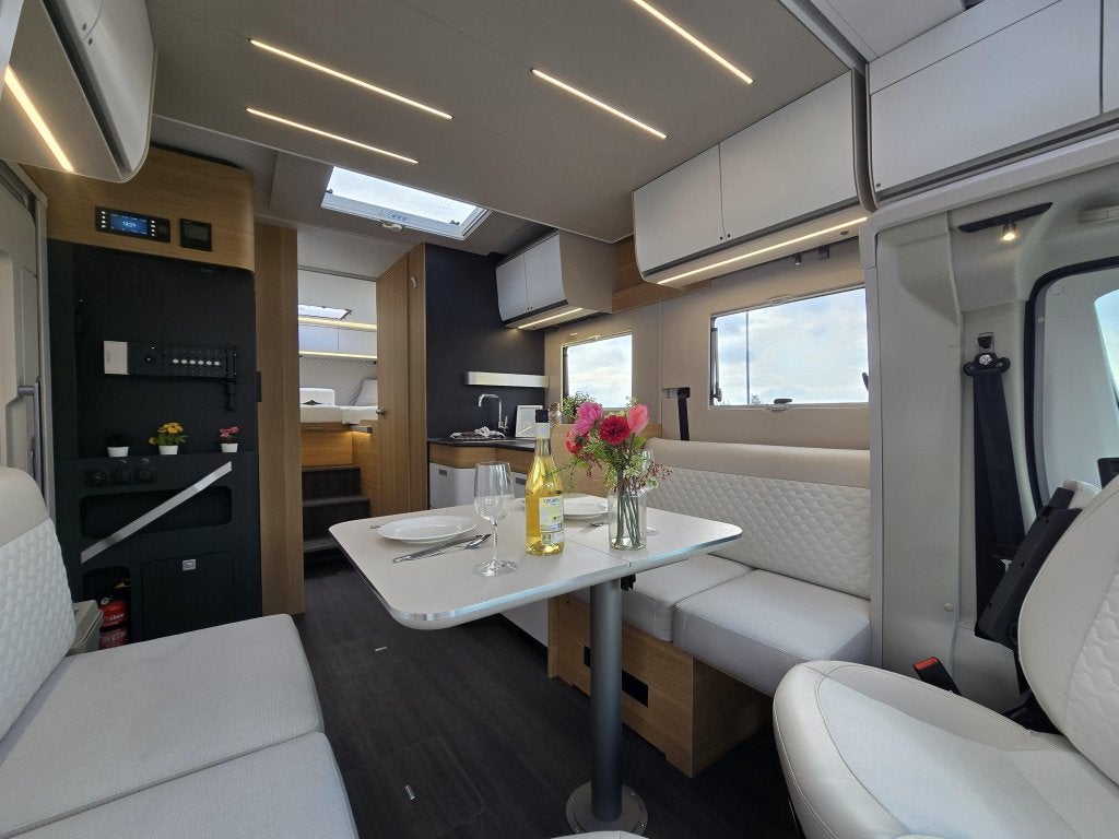 Foto 10 van Adria Matrix Plus 670 DL Nieuw Model 8Traps Automaat 2026