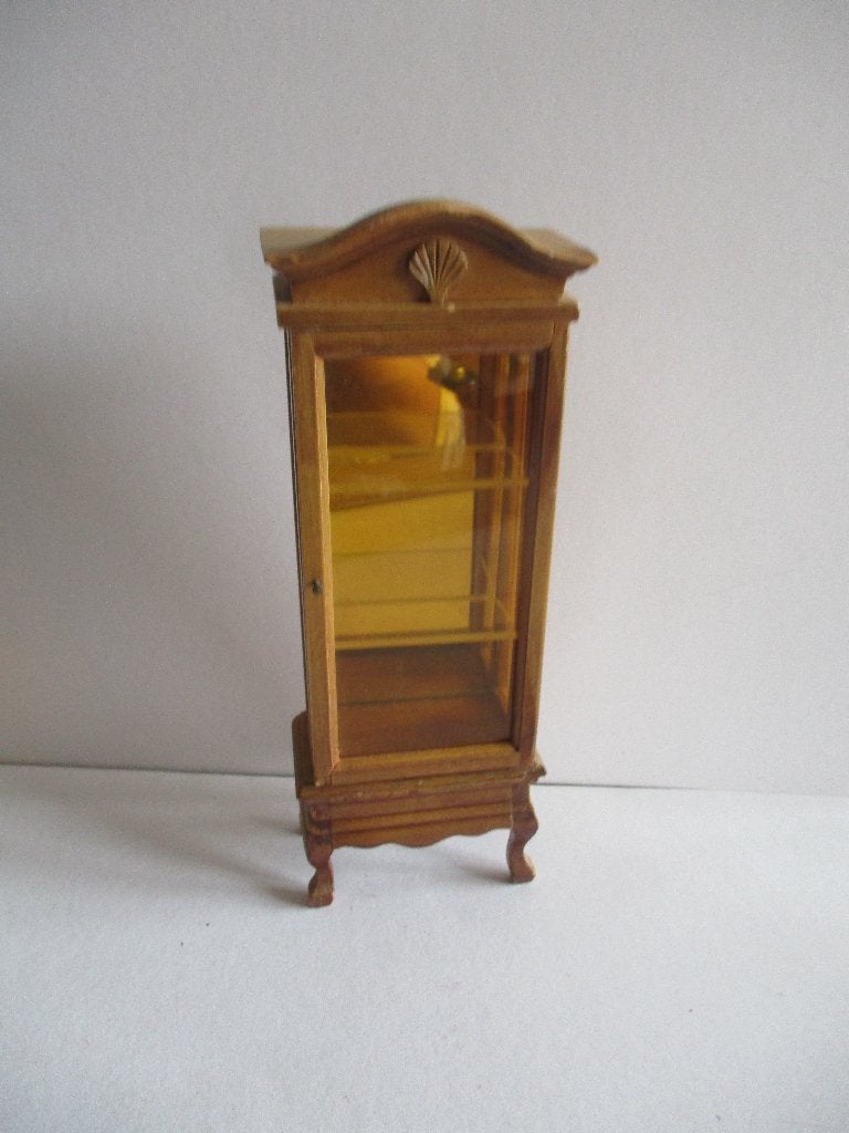 poppenhuis curio kabinet glas is verkleurd, Ophalen of Verzenden, Gebruikt, Decoratie