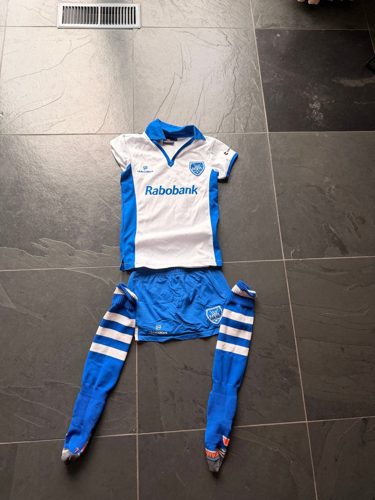 Hockeytenue HVA maat 140 - Shirt, rokje en sokken, Ophalen, Gebruikt, Kleding