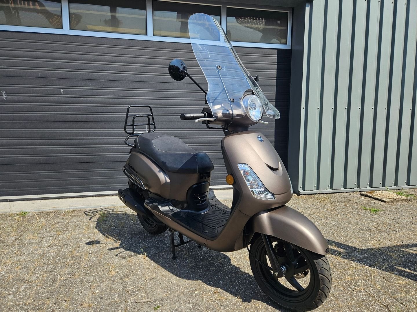 SYM FIDDLE 50 4T E4 BROM BJ 2021 TITANIUM 8640KM WINDSCHERM, SYM, Onbekend, Ophalen of Verzenden, Zo goed als nieuw