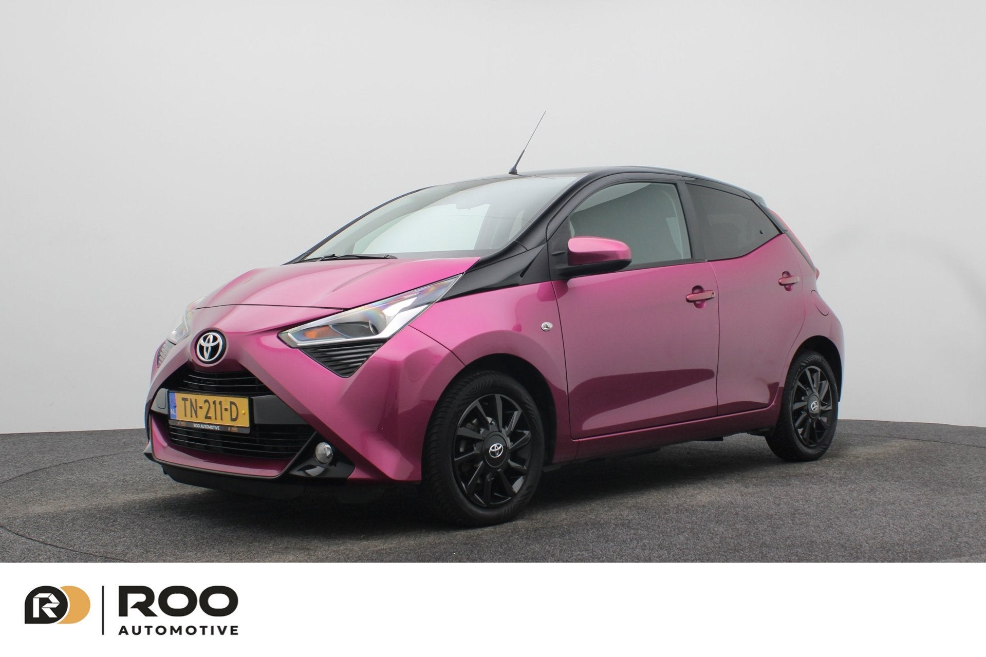 Toyota Aygo 1.0 VVT-i x-clusiv CAMERA, CARPLAY, APK + SERVIC, Voorwielaandrijving, Dealer onderhouden, Gebruikt, Euro 6