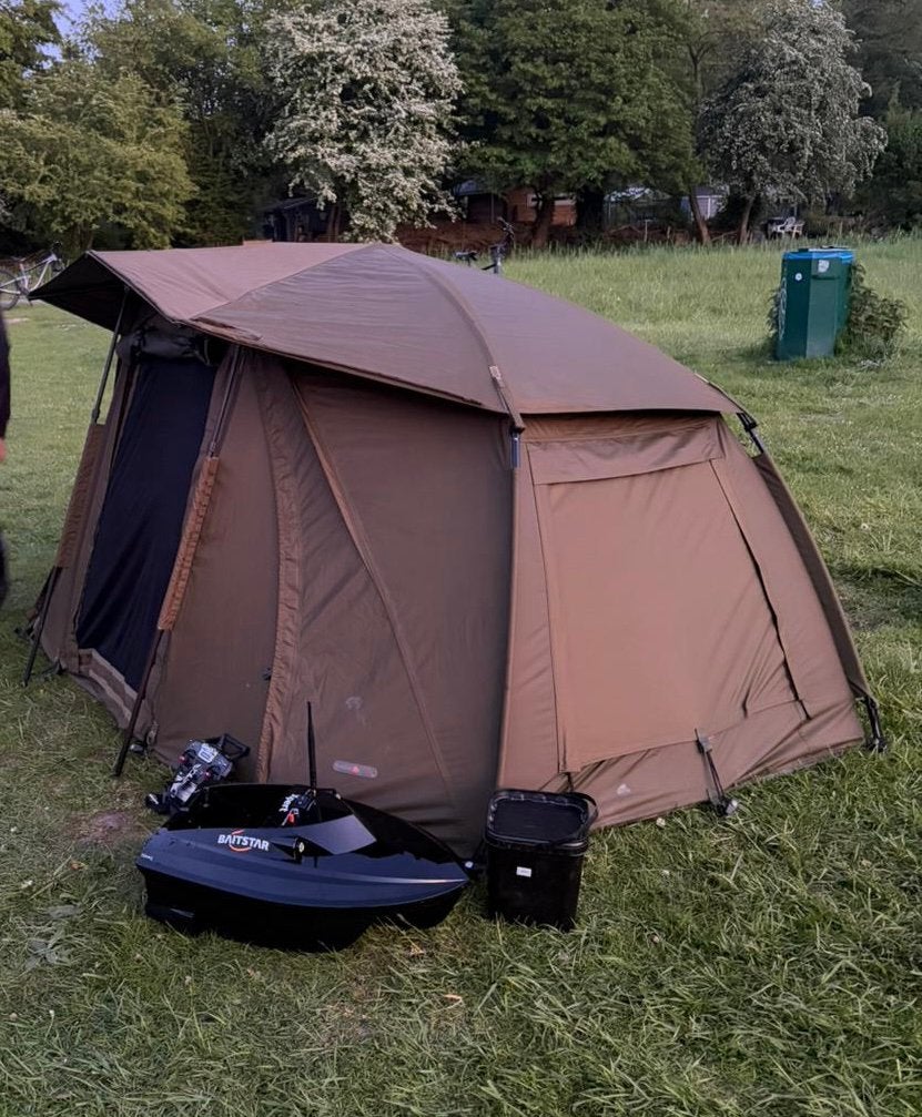 TRAKKER TEMPEST 100 AQUATEXX SOCIAL CAP FULL NWST, Watersport en Boten, Hengelsport | Karpervissen, Ophalen of Verzenden, Zo goed als nieuw