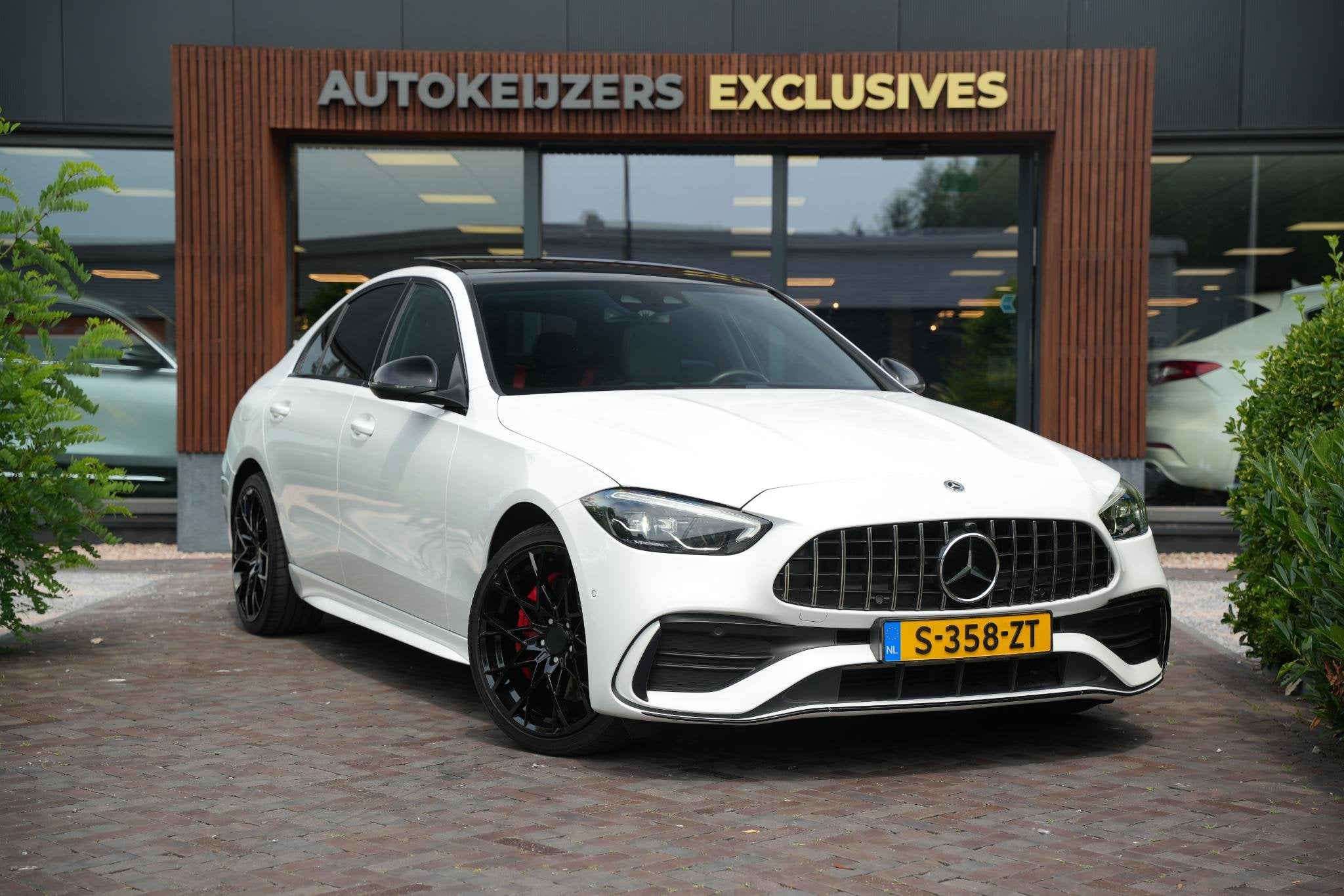 Mercedes-Benz C-klasse 300 e AMG Line Limited Pano C63 Look, Auto's, Automaat, Achterwielaandrijving, 4 cilinders, Leder en Stof