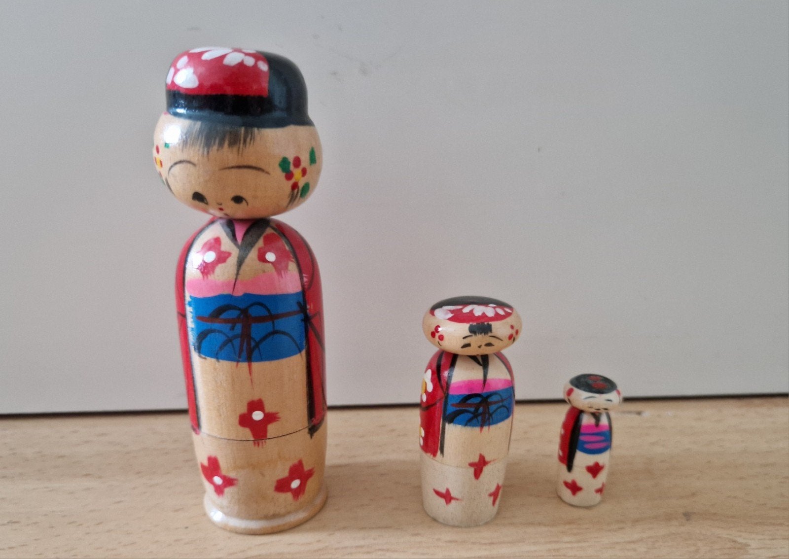 kokeshi Japanse vintage retro poppen hout bobblehead 3 stuks, Antiek en Kunst, Ophalen of Verzenden