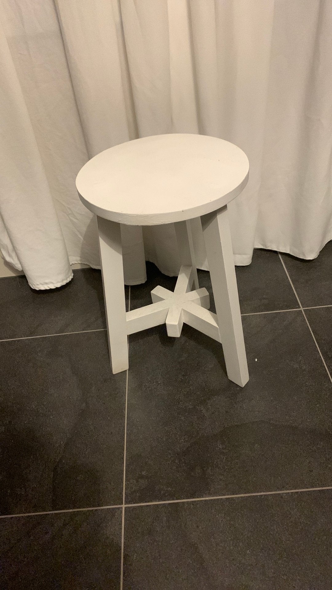 Plant Krukje let op 3 poot dus niet om op te zitten, Huis en Inrichting, Ophalen, Gebruikt, Hout