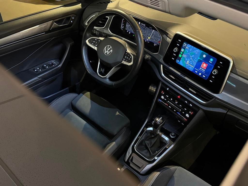 Volkswagen T-Roc 1.5 TSI Sport IQ.Drive |PANO|150PK|TREKHAAK, 1258 kg, 4 cilinders, Bedrijf, Adaptive Cruise Control