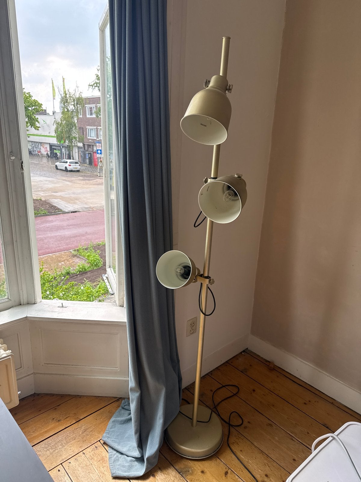 IKEA staande lamp, vandaag op halen gratis Korreweg, Huis en Inrichting, Ophalen, Gebruikt, E14 (klein), Metaal