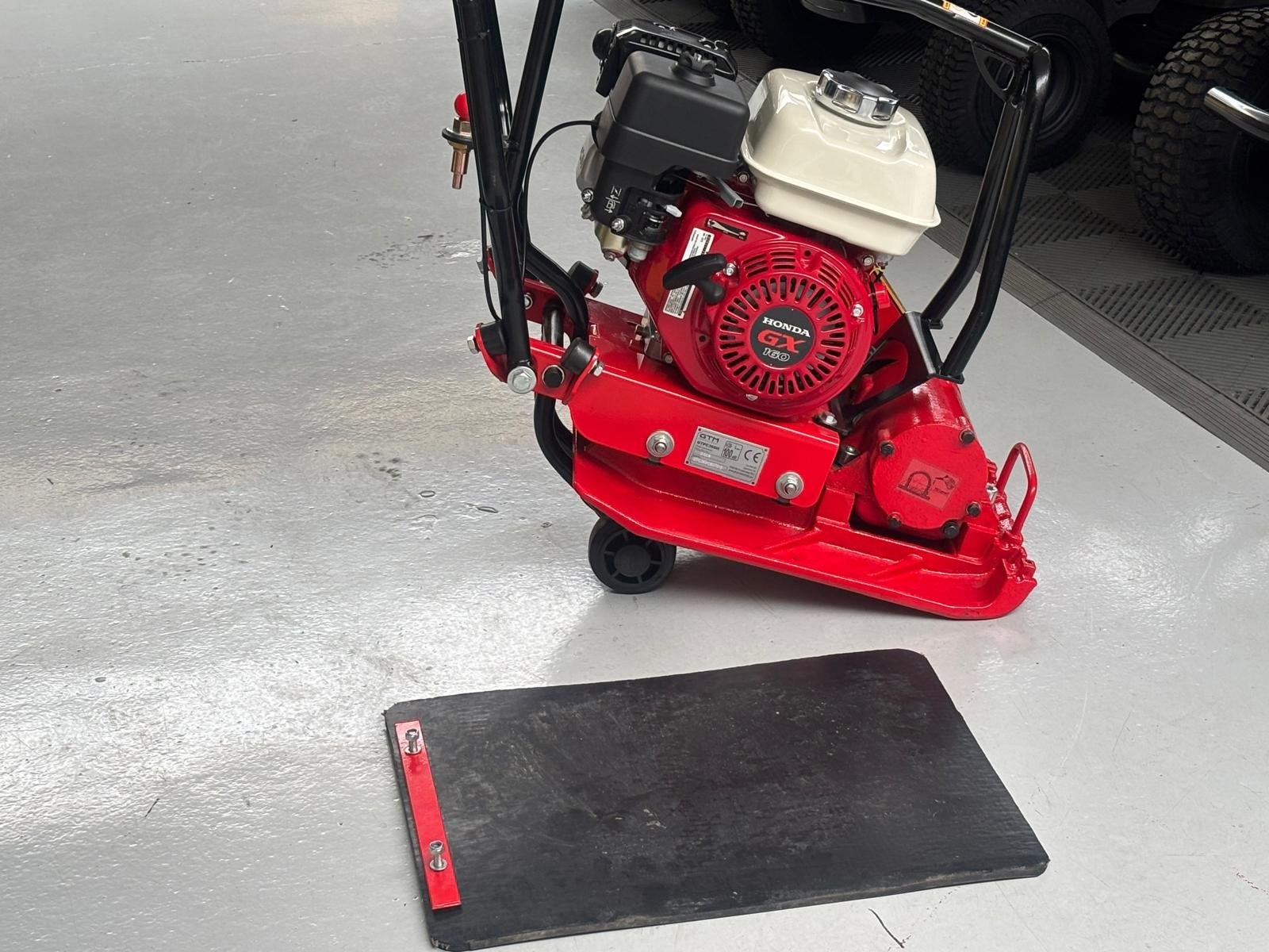 Honda Trilplaat incl. Rubbermat en wielstel trilmachine, Tuin en Terras, Gebruikt, Honda