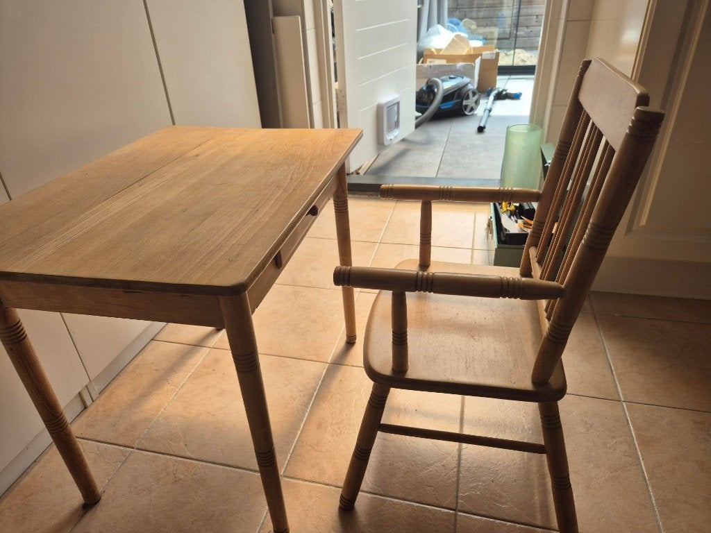 Antiek kleuterbureautje, Ophalen, Gebruikt, Tafel(s) en Stoel(en)