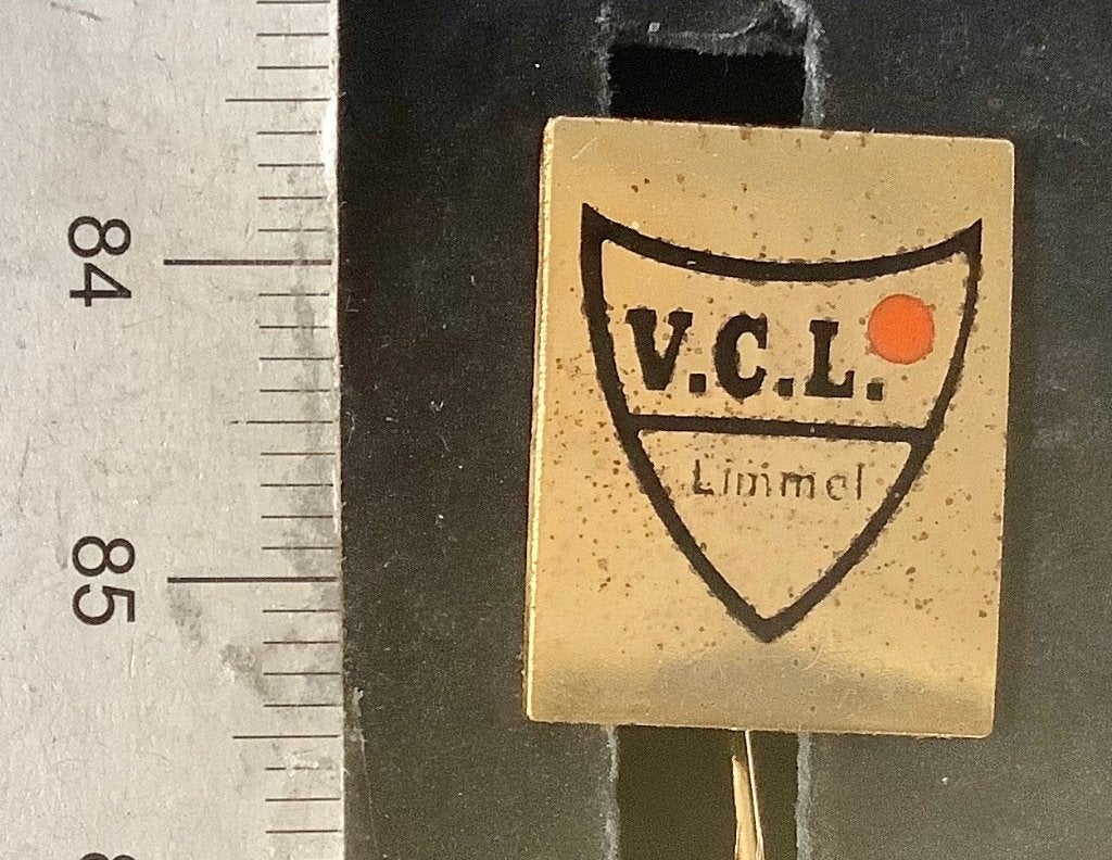 speld, Voetbal, V.C.L. Limmen, emaille (AR, Ophalen of Verzenden, Gebruikt, Sport, Speldje of Pin