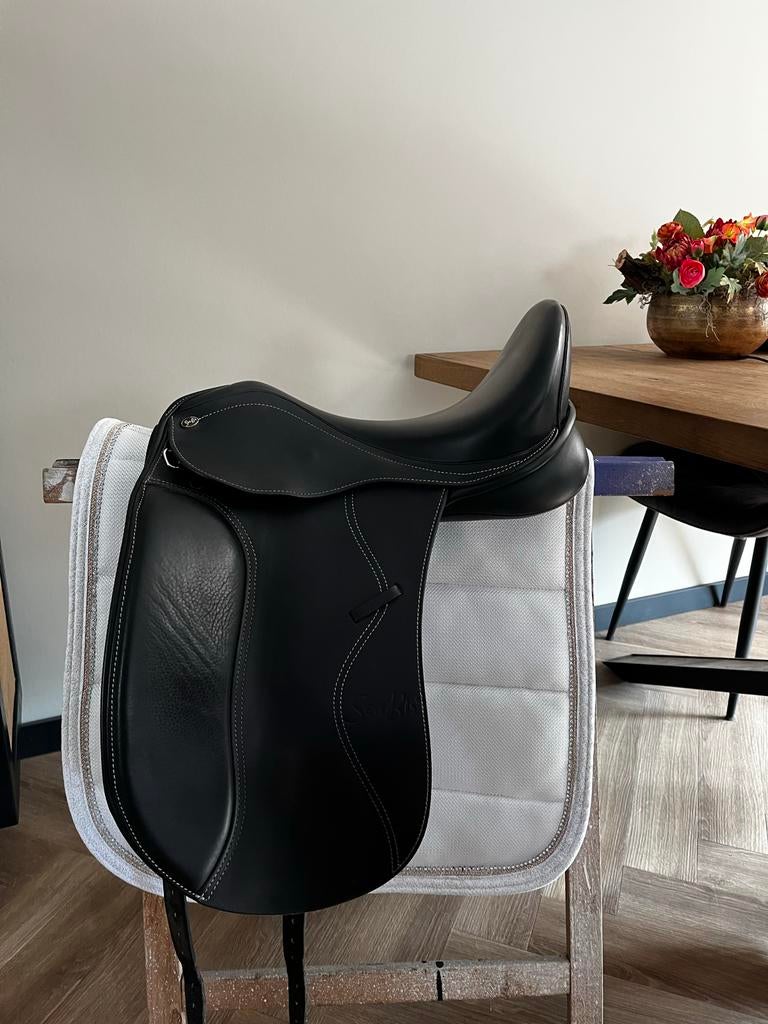 Seabis Catagena Pro 17,5 inch dressuurzadel nieuwstaat, Ophalen of Verzenden, Zo goed als nieuw, Dressuur