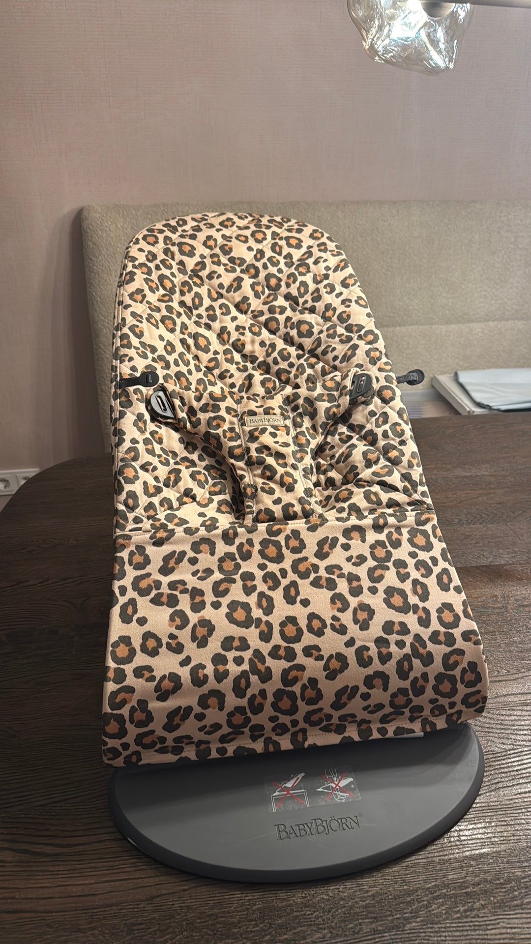 Baby bjorn wipstoel panterprint, Ophalen of Verzenden, Zo goed als nieuw