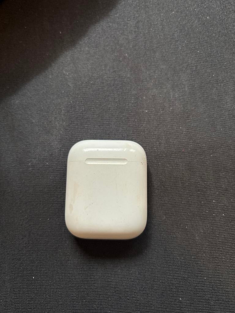 AirPods 2 oplaadbakje, Ophalen of Verzenden, Gebruikt, Overige typen, Apple iPhone