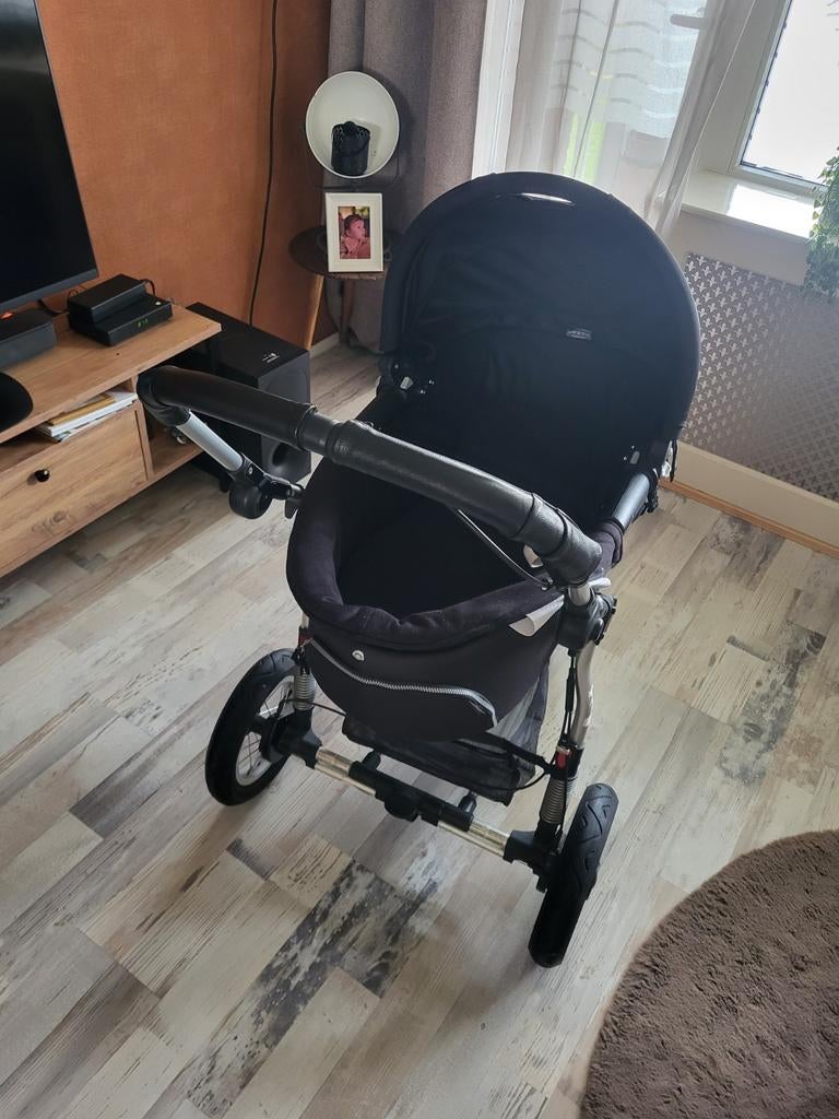 Prachtige kinderwagen voor een prikkie, Kinderen en Baby's, Kinderwagens en Combinaties, Zo goed als nieuw, Met reiswieg, Ophalen