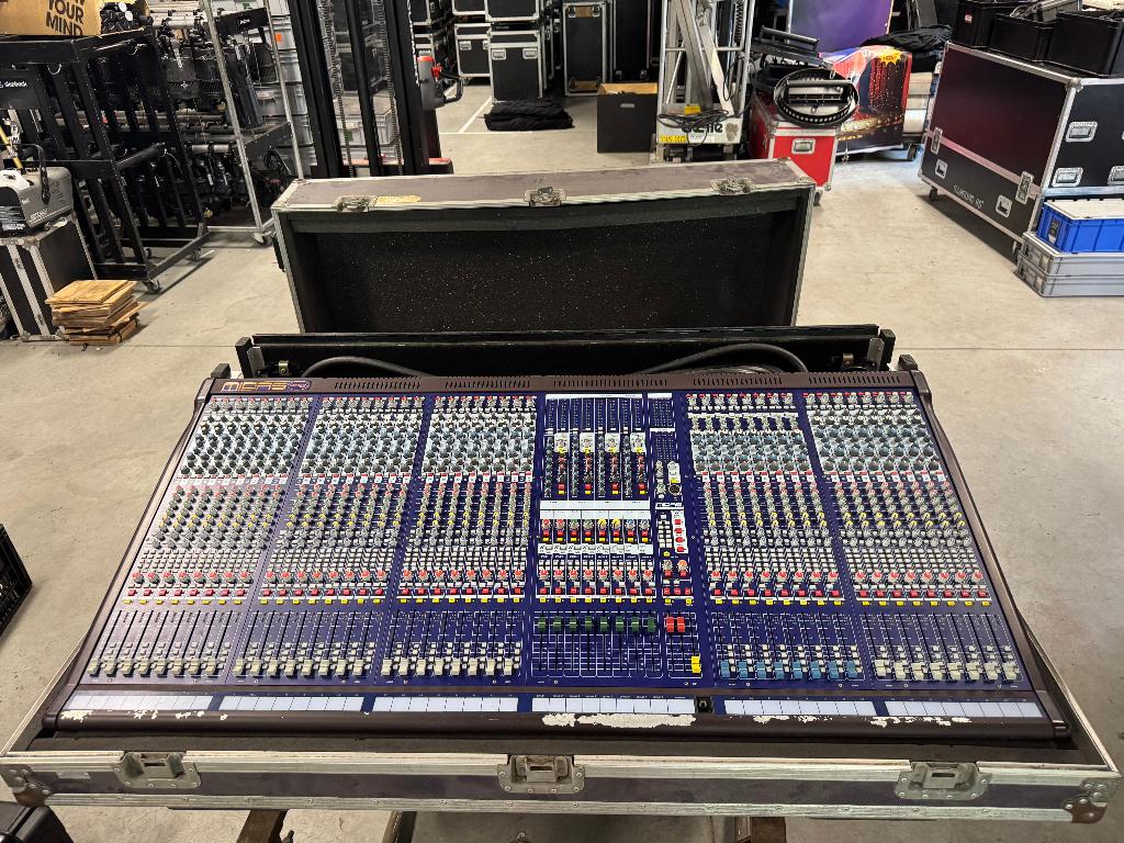 MIDAS VERONA 400 Mengpaneel + Outboard, Muziek en Instrumenten, Mengpanelen, Gebruikt, 20 kanalen of meer, Microfooningang, Ophalen