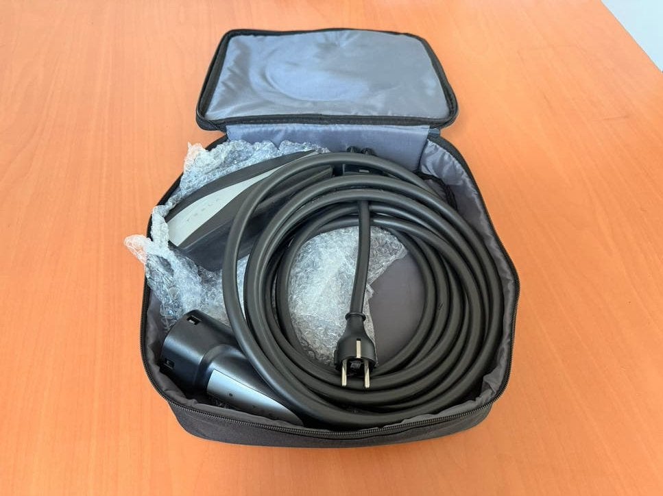Tesla Mobile Connector 230v thuis lader granny charger GEN 2, Ophalen, Zo goed als nieuw, Laadkabel