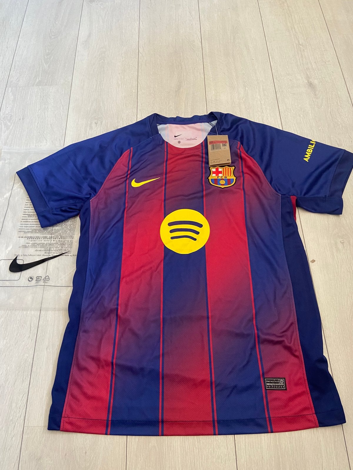 Barcalona t shirt, Maat L, Ophalen of Verzenden, Nieuw, Shirt