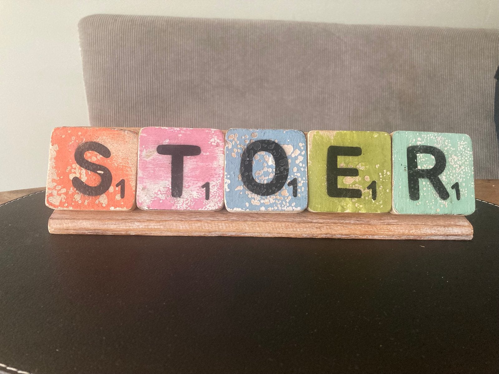 Decoratie: Houten plankje “STOER”, Huis en Inrichting, Ophalen of Verzenden, Zo goed als nieuw