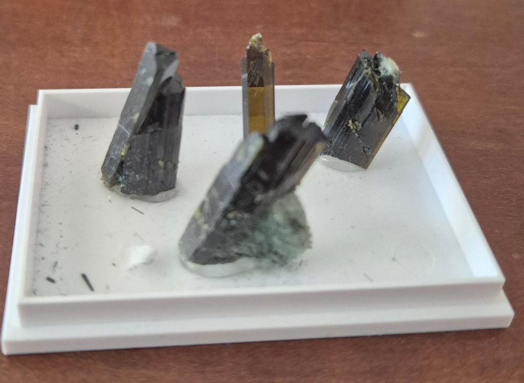 byssolith  epidoot  Oostenrijk, Verzenden, Mineraal