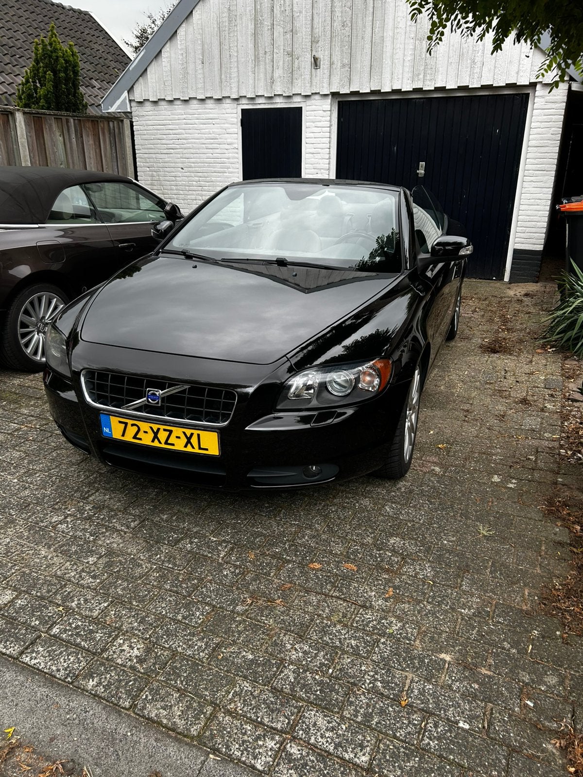 Volvo C70 2.4 170PK Geartronic 2007 Zwart, Zwart, Cabriolet, 4 stoelen, Zwart