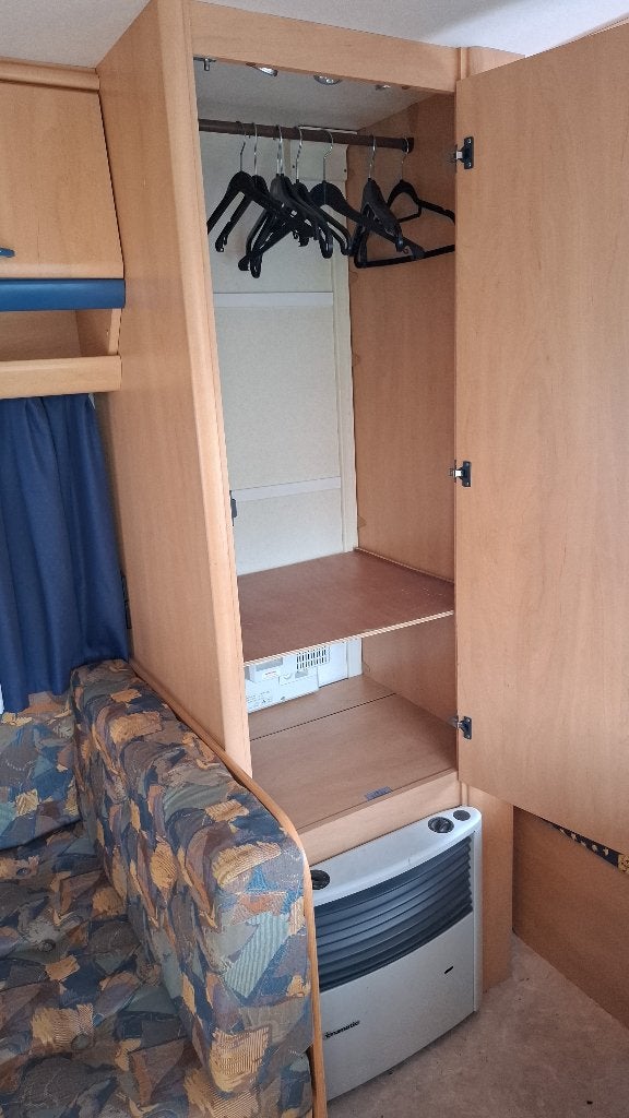 Foto 5 van Hobby 400 SF De Luxe 1998 richtprijs is 4000 euro