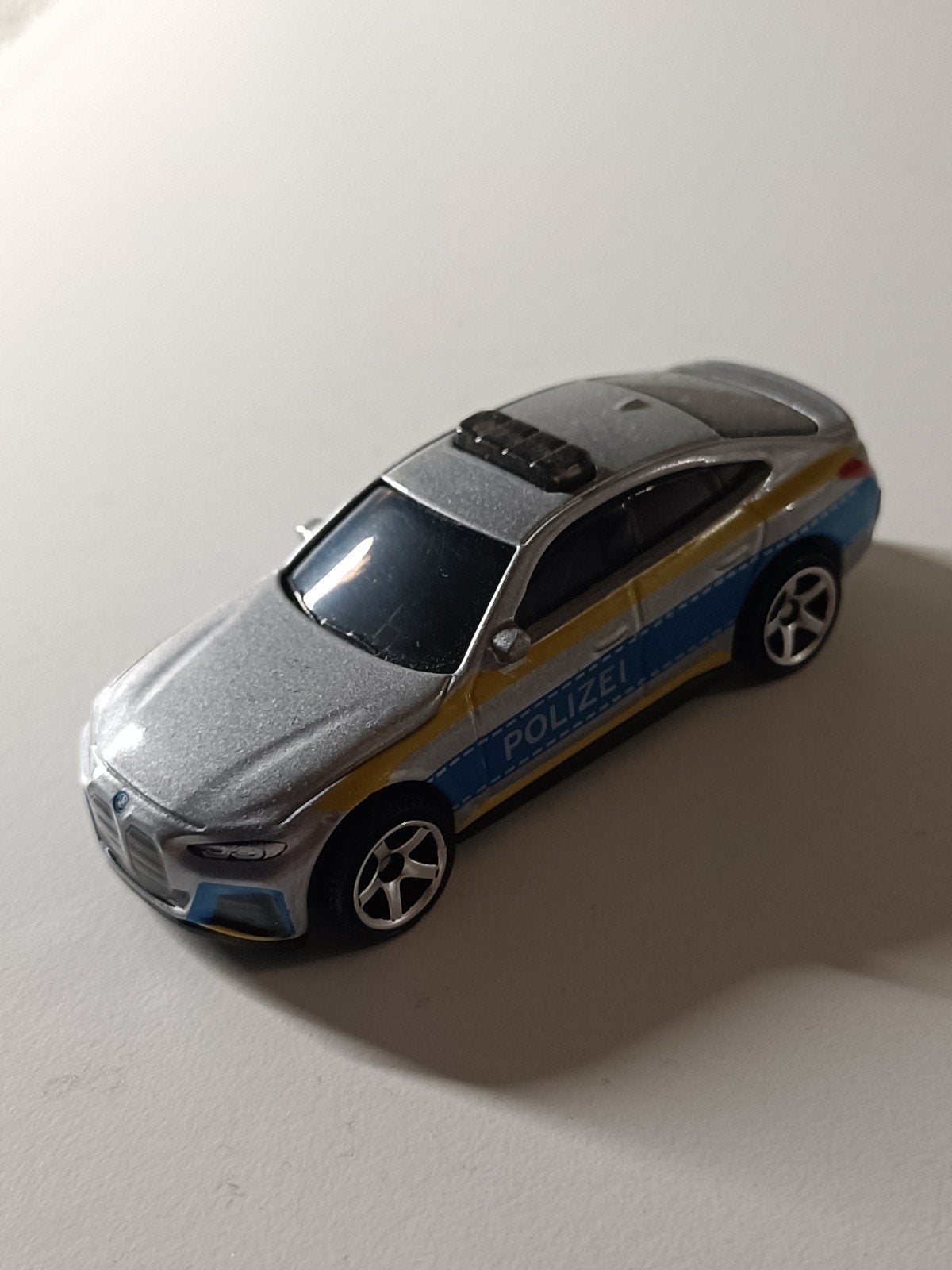 Matchbox bmw i4 Police sedan, Ophalen of Verzenden, Zo goed als nieuw, Auto